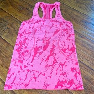 Lululemon tank top